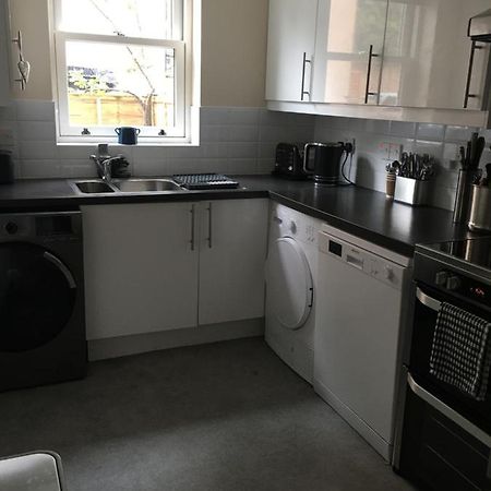 Comfortable Rooms With Live In Host, Walking Distance To The High St & More Glastonbury Esterno foto