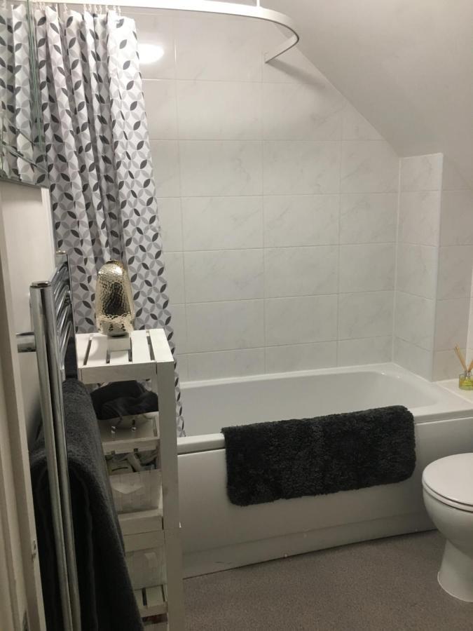 Comfortable Rooms With Live In Host, Walking Distance To The High St & More Glastonbury Esterno foto