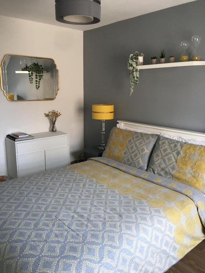 Comfortable Rooms With Live In Host, Walking Distance To The High St & More Glastonbury Esterno foto